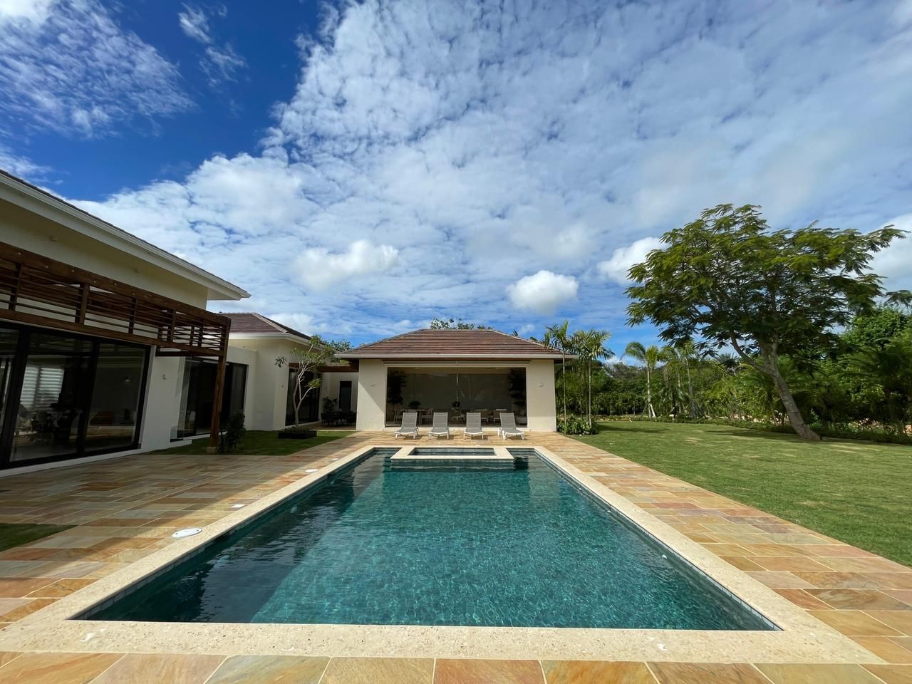 casas vacacionales y villas - Impresionante Villa en Casa de Campo