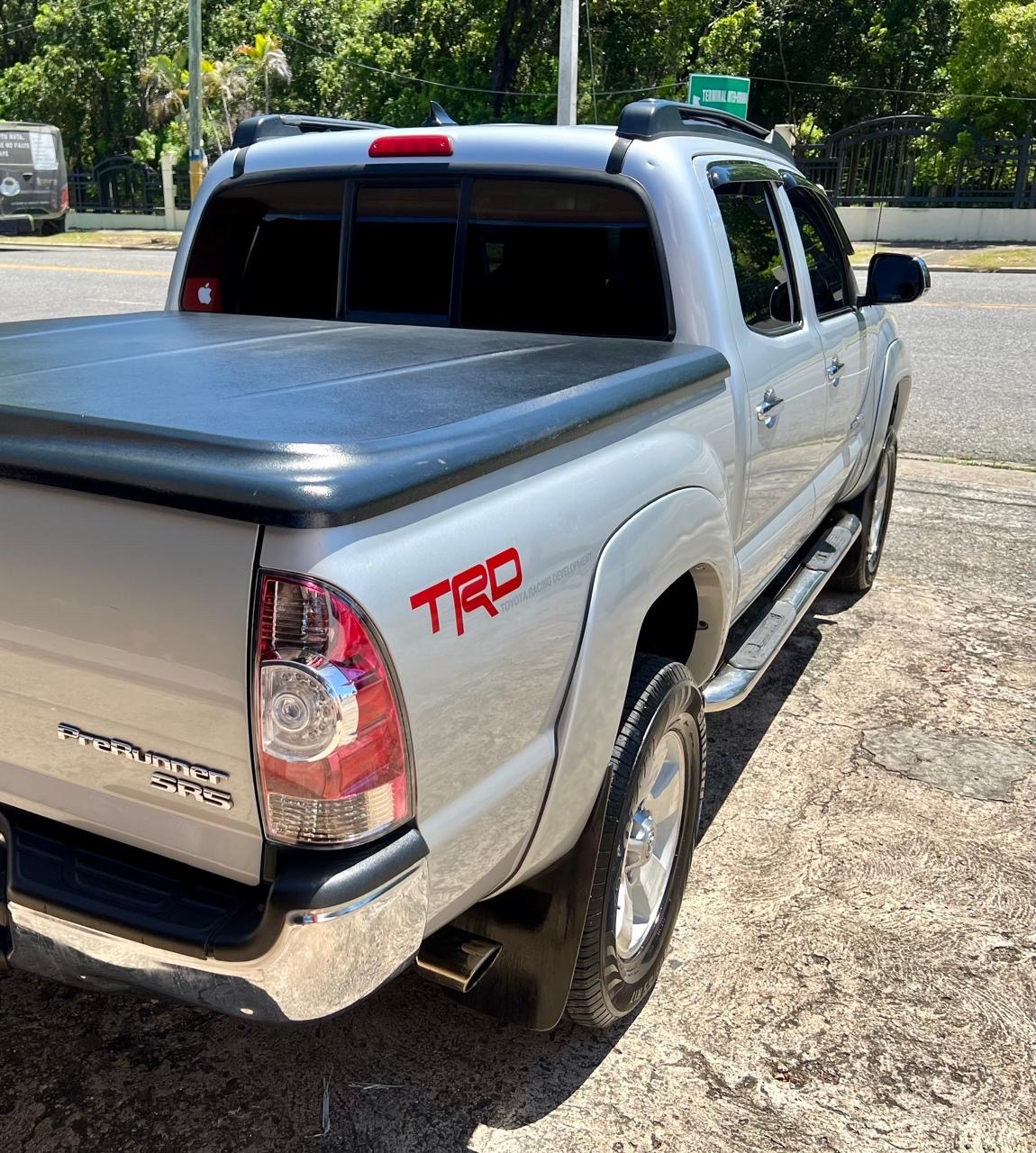 jeepetas y camionetas - Toyota Tacoma 2012 en venta 5