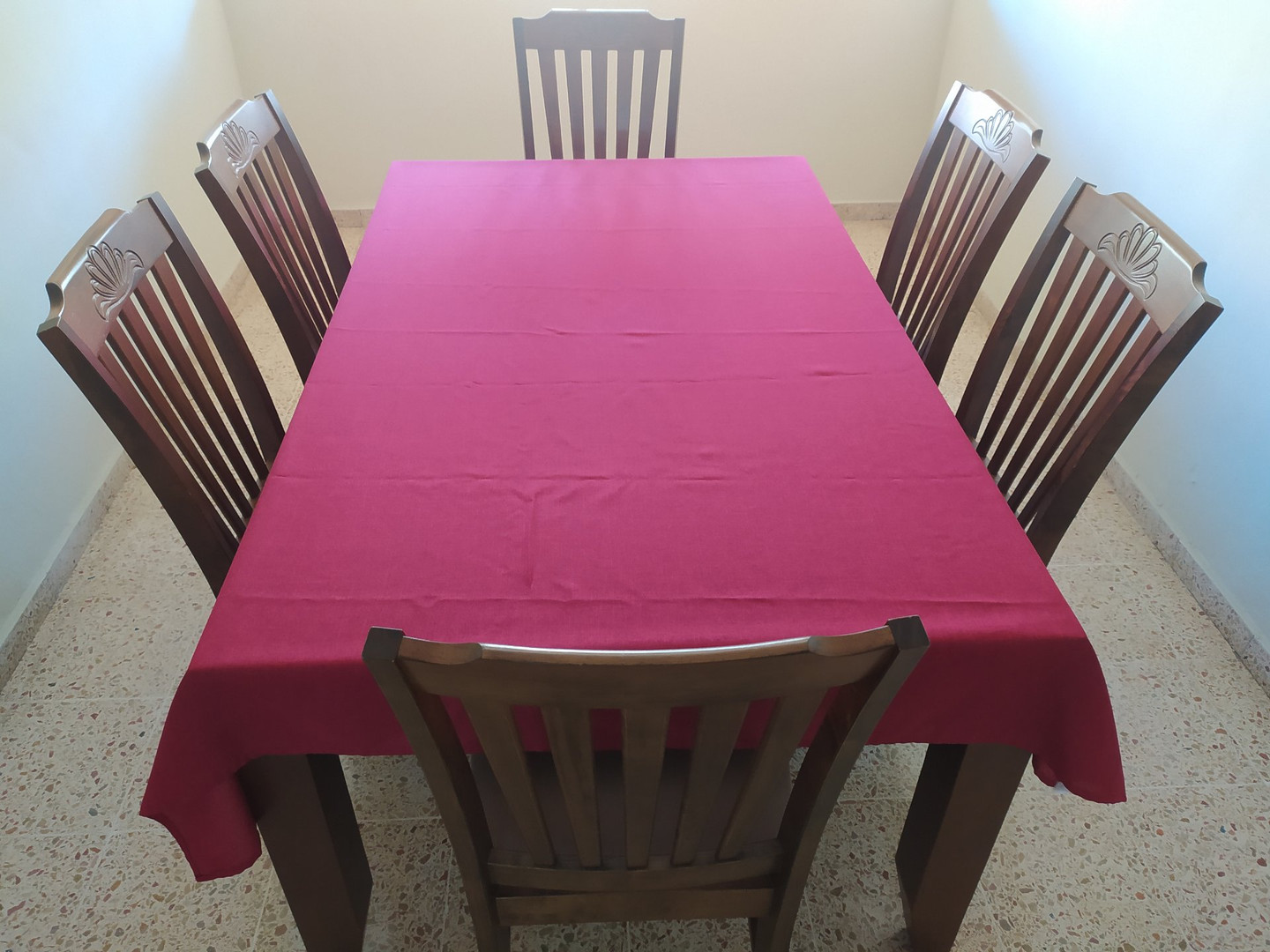 muebles y colchones - Juego de comedor para 6 sillas. Acabado en madera. Vendo por motivo de viaje.