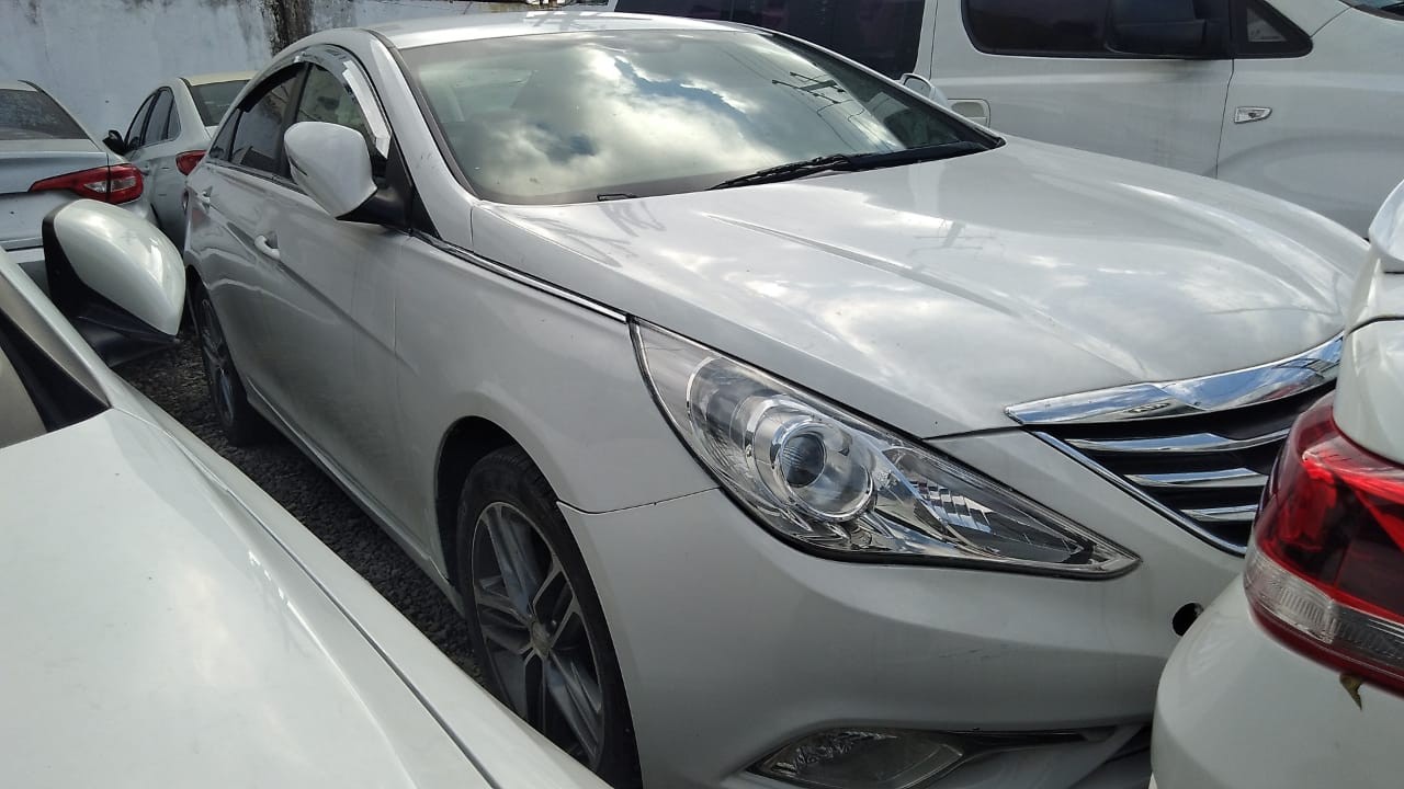 carros - HYUNDAI Y20 2016 BLANCODESDE: RD$ 560,100.00 0