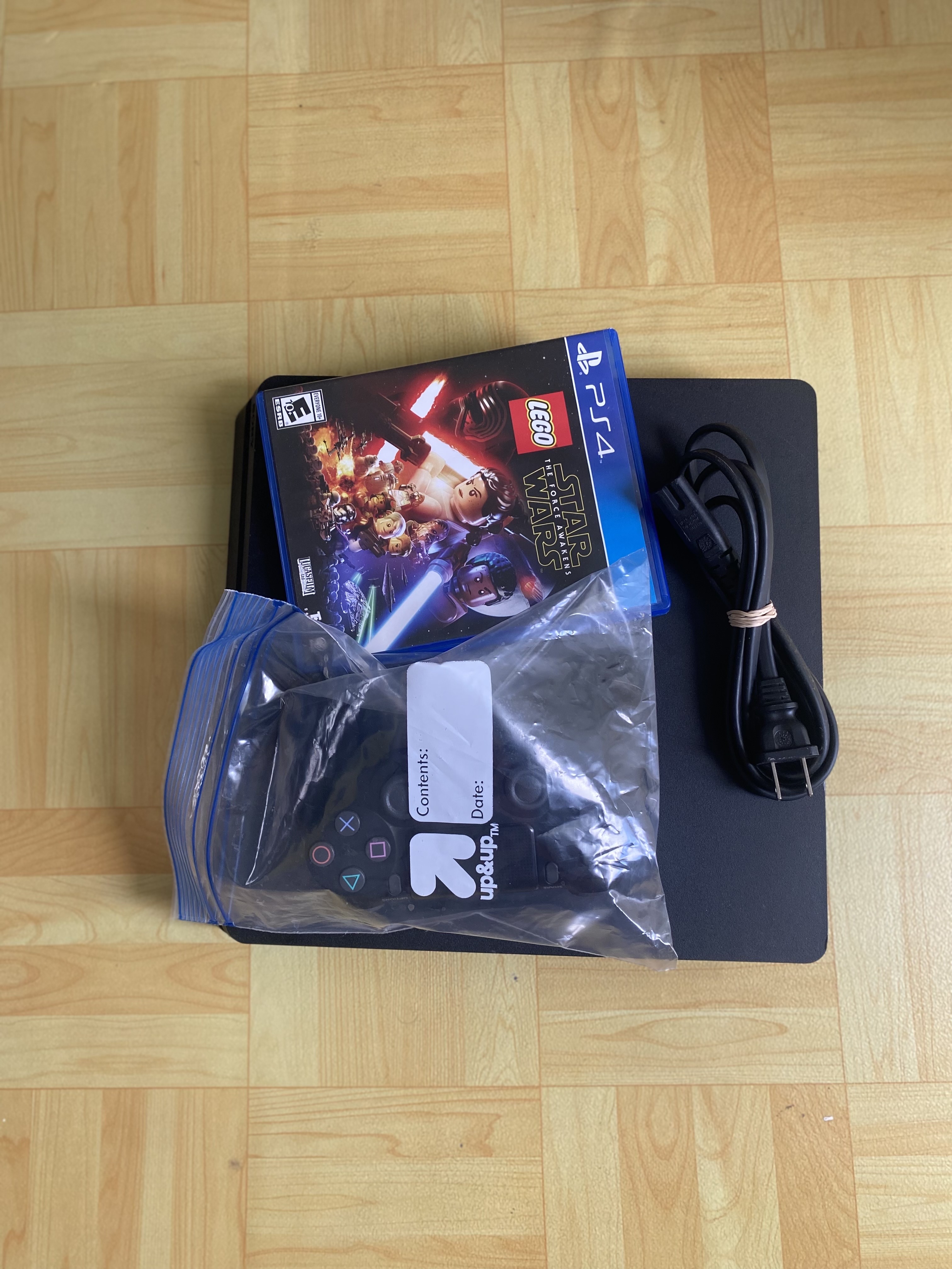 consolas y videojuegos - PlayStation 4 slim 500g 1 juego físico 2 digitales 
Higuey 3