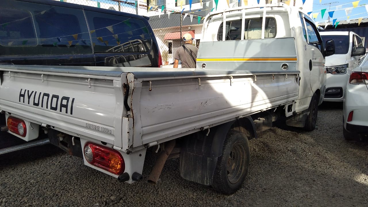 camiones y vehiculos pesados - HYUNDAI PORTER BLANCO 3