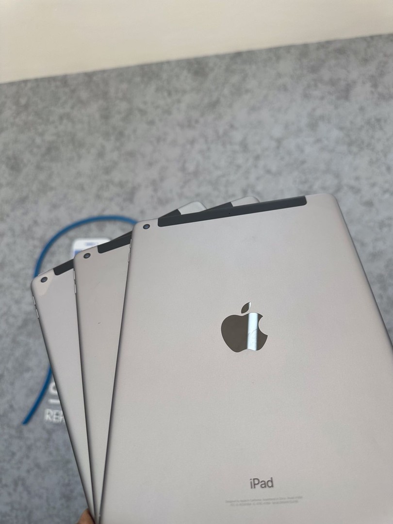 celulares y tabletas - IPAD 6TH GEN 32GB COMO NUEVA 