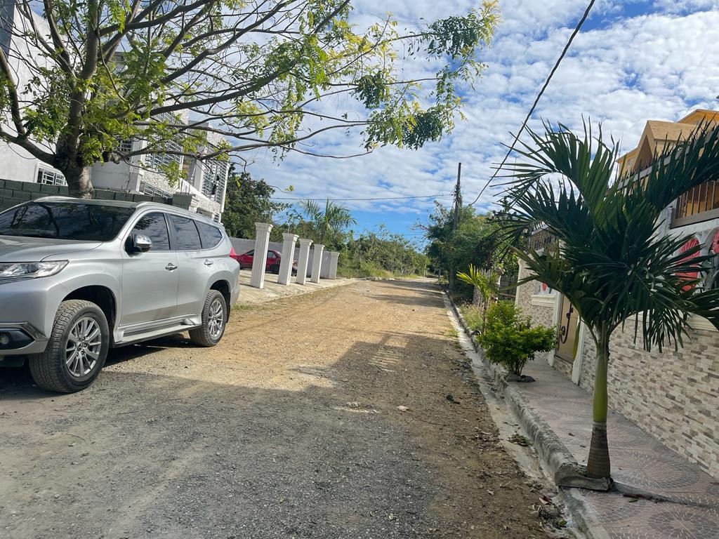 solares y terrenos - vendo terreno a credito y al contado en santo domingo 1