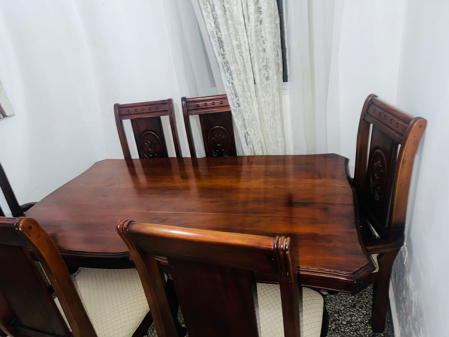 muebles y colchones - Comedor en caoba de 6 asientos. 2