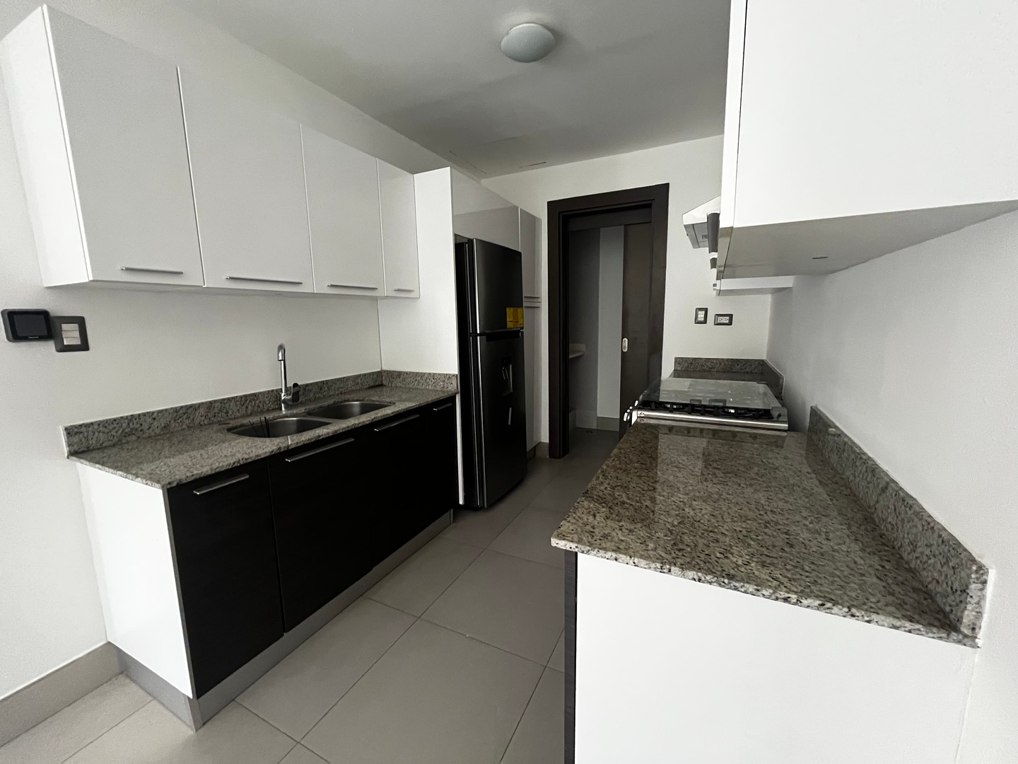 apartamentos - Apartamento En Alquiler En Piantini De Una Habitación Con Linea Blanca Completa 4