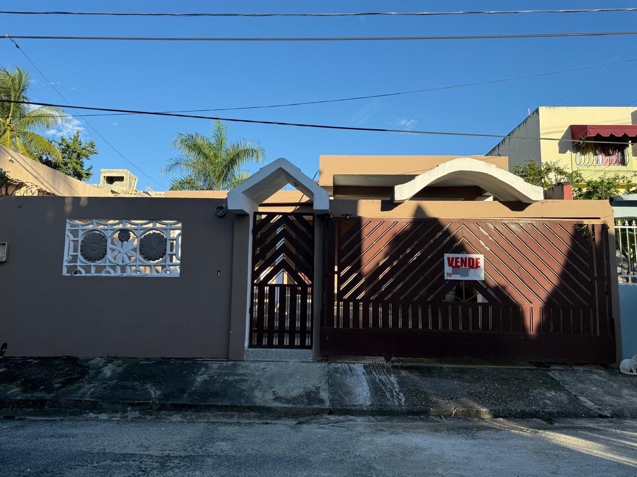 casas - Venta de casa en la charles de Gaulle Santo Domingo este 