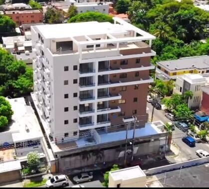 apartamentos - Apartamento muy espacioso con terraza privada en venta  3