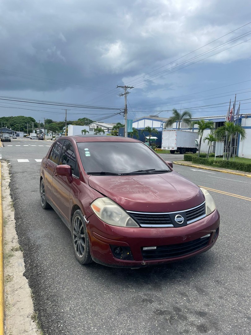 carros - Nissan versa 2007 1