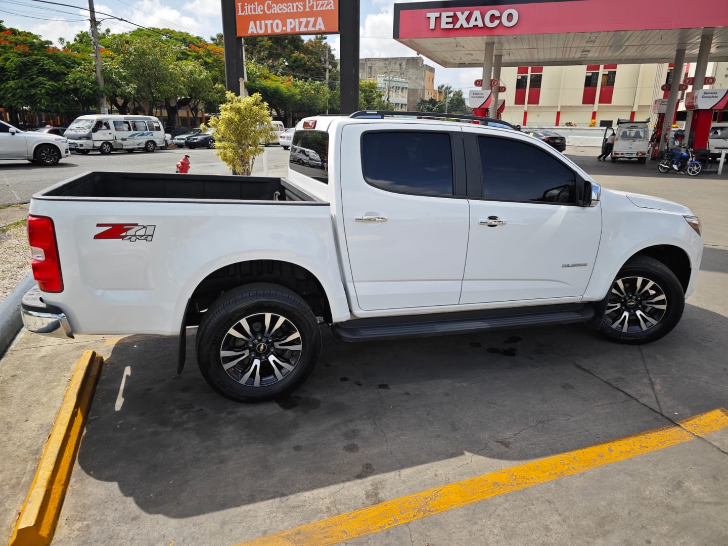 jeepetas y camionetas - CHEVROLET COLORADO LTZ 4X4 2020 3