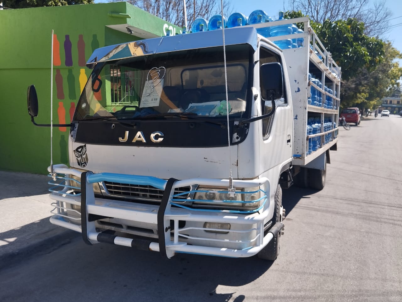 jeepetas y camionetas - camión JAC 2012 motor ISUZU Agua Botellones  1