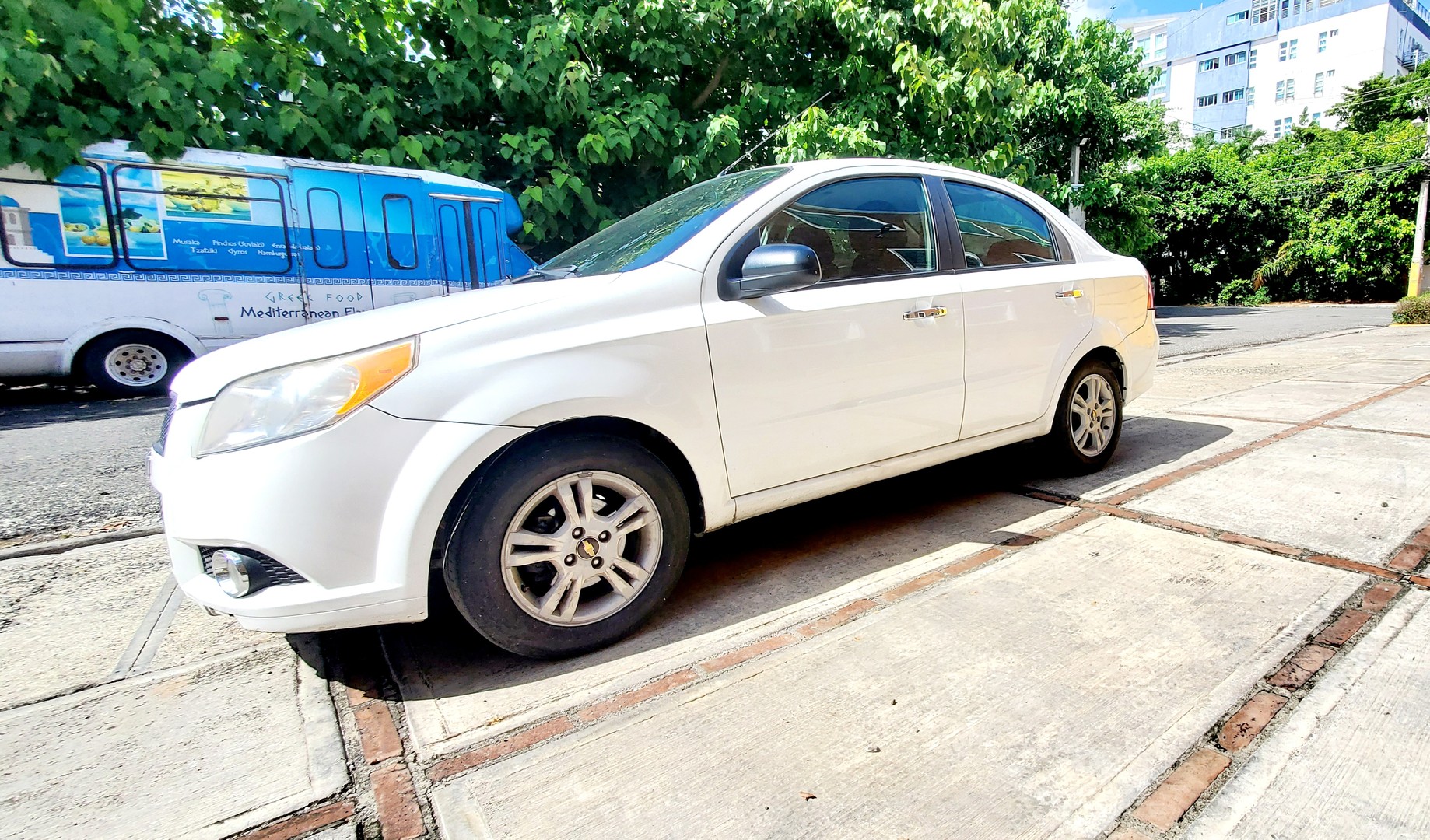 carros - Chevrolet Aveo 2014