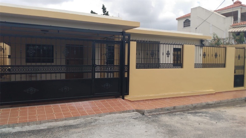 casas - Venta de casa en la autopista de san Isidro prado oriental Santo Domingo este 