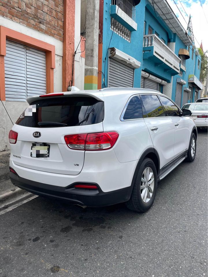 jeepetas y camionetas - Kia Sorento 2016 V6 4x4 3 Filas de Asientos 2