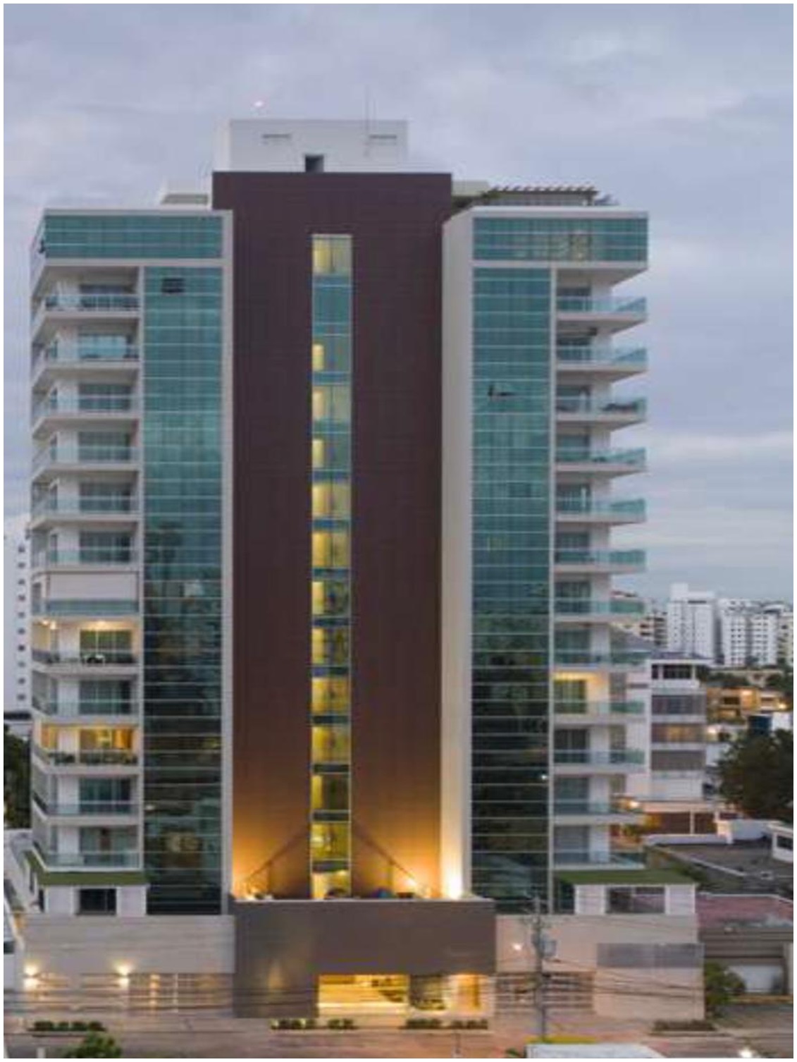 apartamentos - Proyecto de APTOS TORRE CUMBRE XIV en Naco, la más alta y moderna de la Zona, co