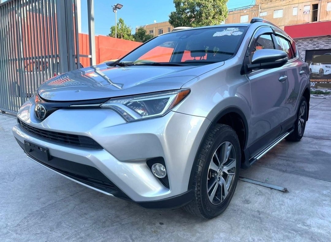 jeepetas y camionetas - 2018 Toyota Rav4 XLE Push Boton 