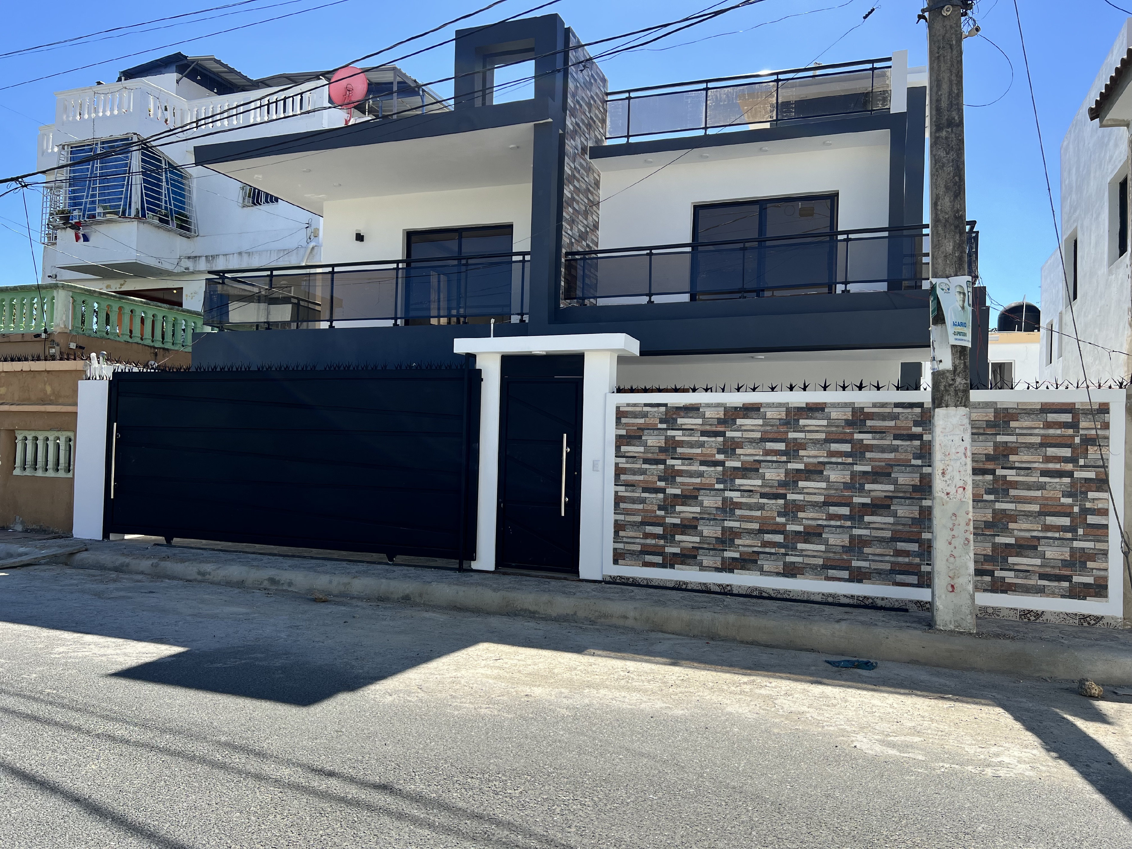 casas - venta de lujosa casa en la autopista de san isidro Santo Domingo este  2