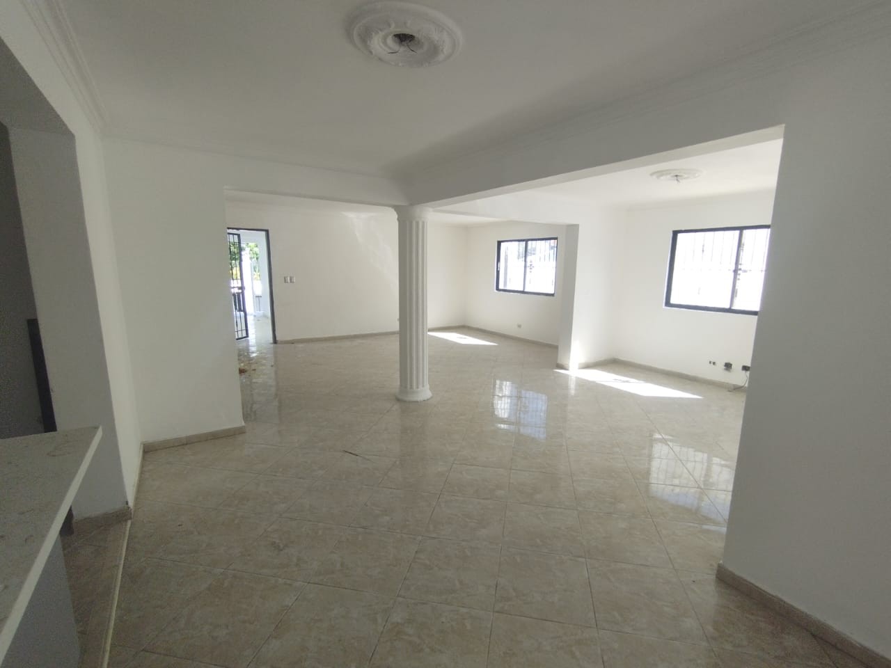 casas - Se Vende Casa en Los Rios Sector Colinas del Seminario.
200mst
RD$15,500.000 4