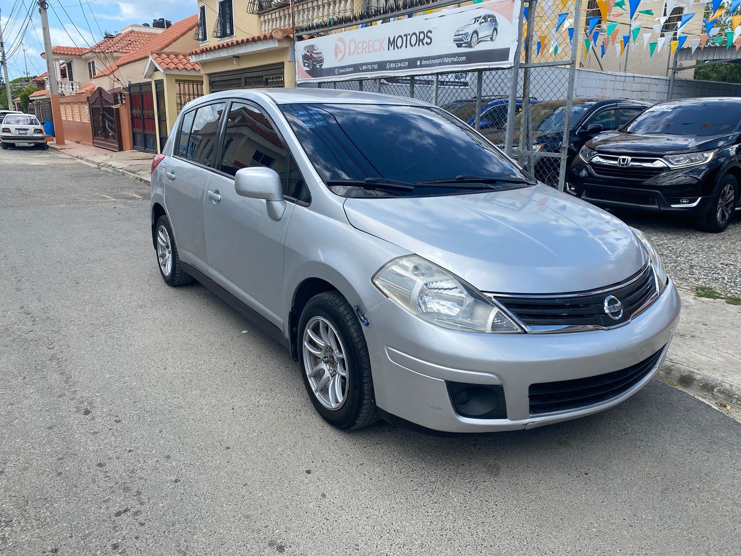 carros - NISSAN VERSA  2011