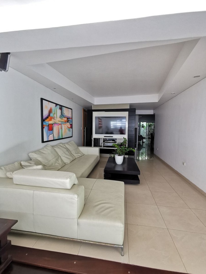 apartamentos - Vendo Precioso Y Amplio Apartamento Primer Nivel En Zona Exclusiva Arroyo Hondo