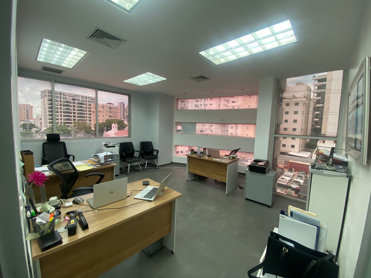 oficinas y locales comerciales - Paraiso oficina 85m2 4to piso en edificio corporativo 1