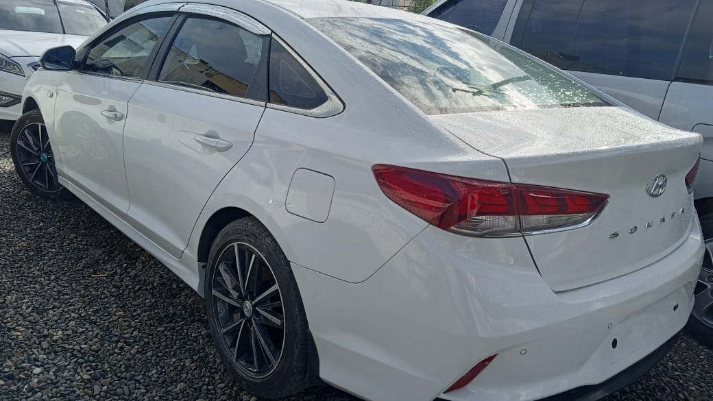 carros - HYUNDAI SONATA NEW RISE 2019 BLANCO. CAJA NUEVA 7