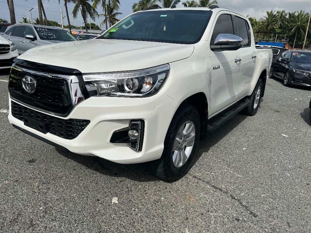 jeepetas y camionetas - 2019 Toyota Hilux SRV 4x4 