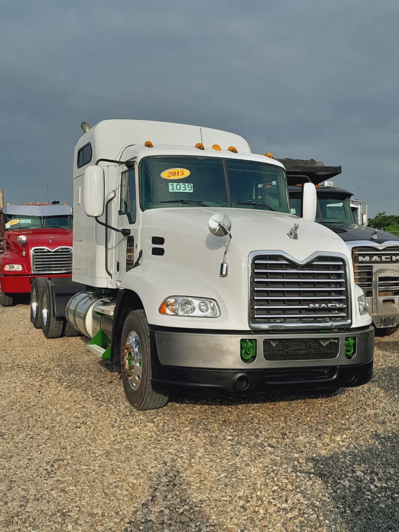 camiones y vehiculos pesados - Mack Pinnacle año 2015 5