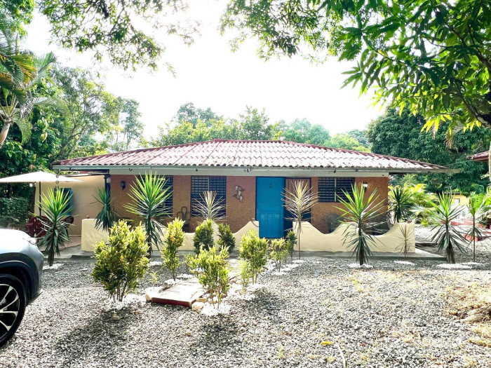 casas vacacionales y villas - 🏡 ¡Venta de Villa Campestre en Monte Plata! 🌳✨ 6