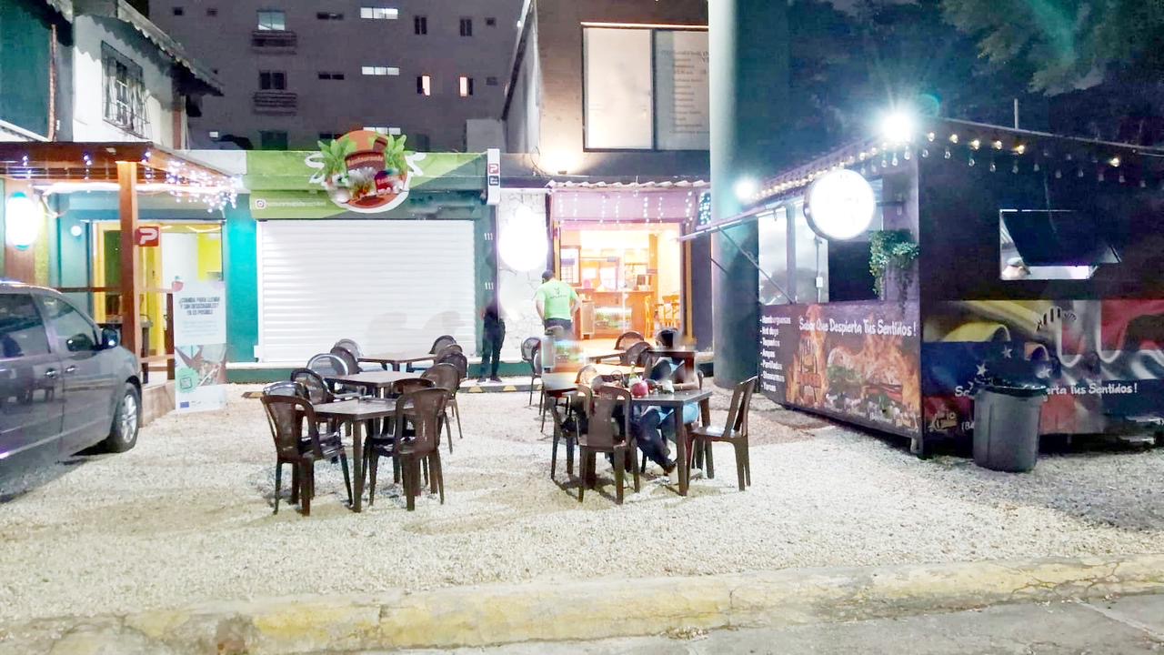 oficinas y locales comerciales - Foodtruck en Bella vista  1