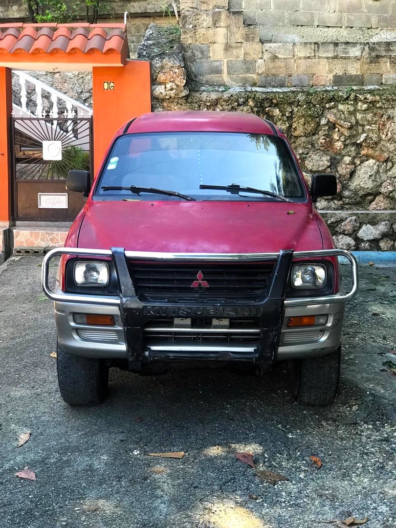 jeepetas y camionetas - Camioneta Mitsubishi L200 2001 4x4 Diesel ¡En oportunidad!