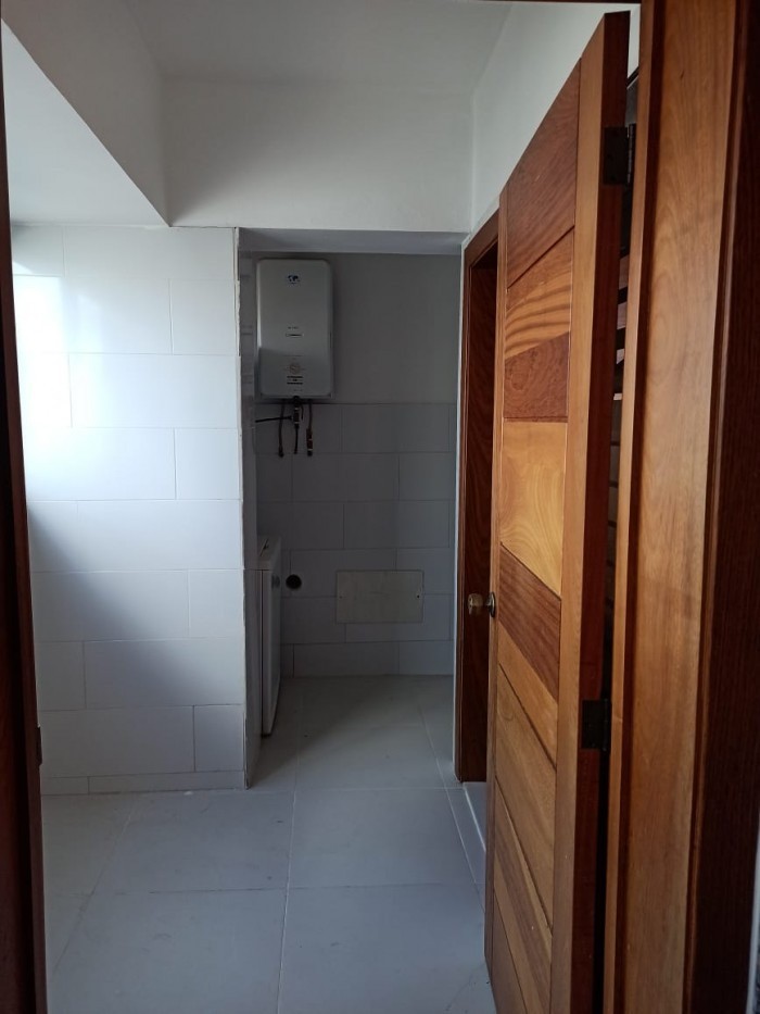 apartamentos - Apartamento en alquiler en Evaristo Morales.

CON LINEA BLANCA 9