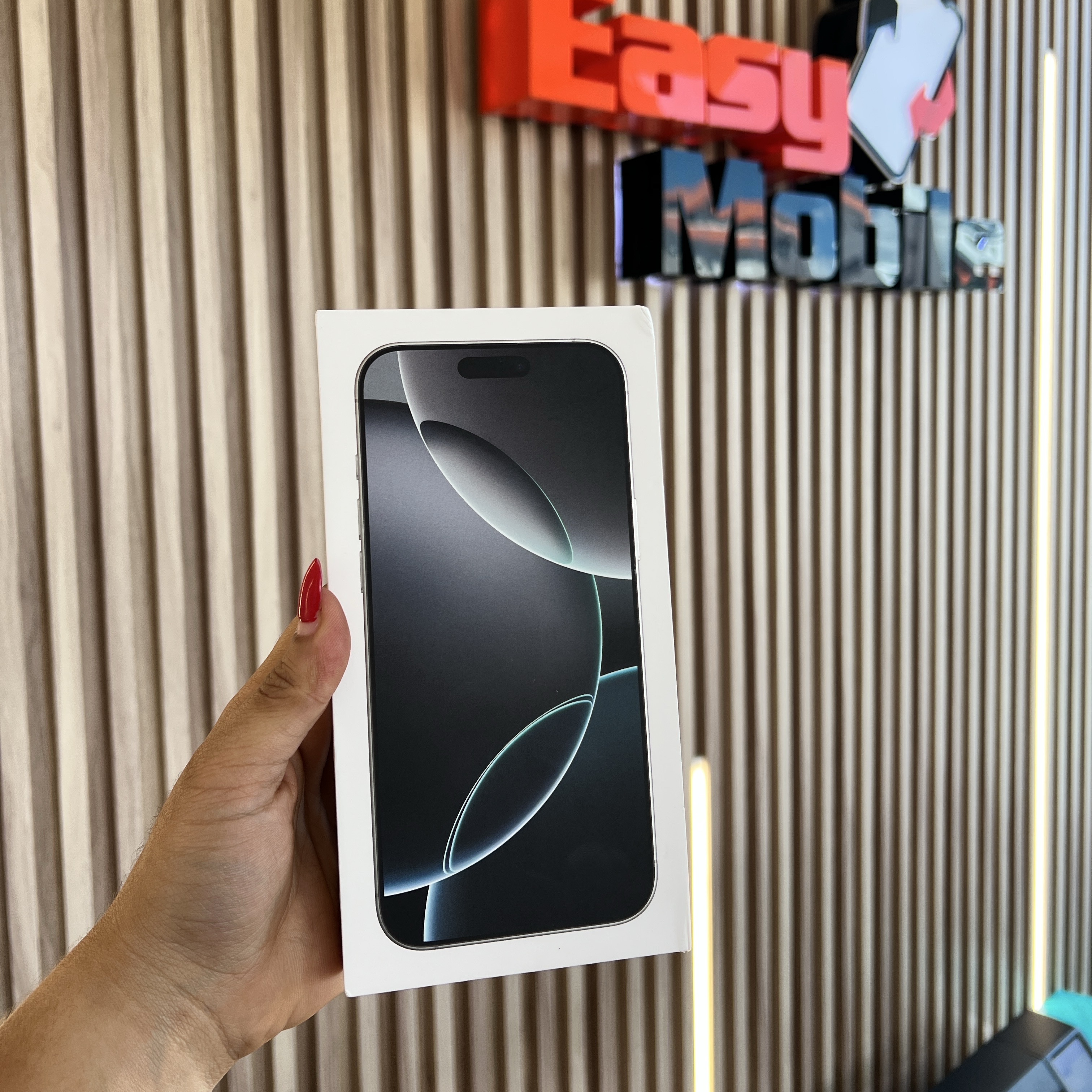 celulares y tabletas - iPHONE 16 PRO MAX ESIM 256GB WHITE TITANIUM SELLADO 