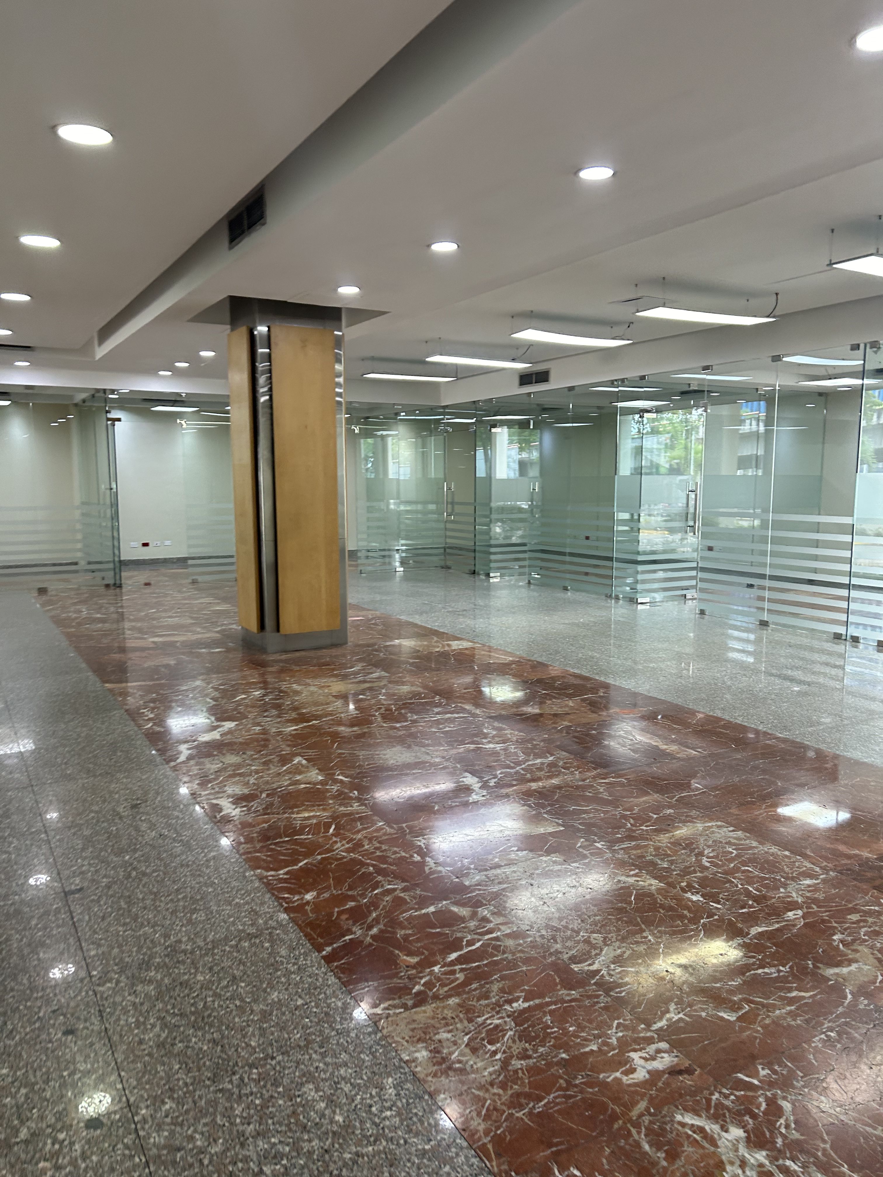 oficinas y locales comerciales - Edificio corporativo alquiler en Naco 4