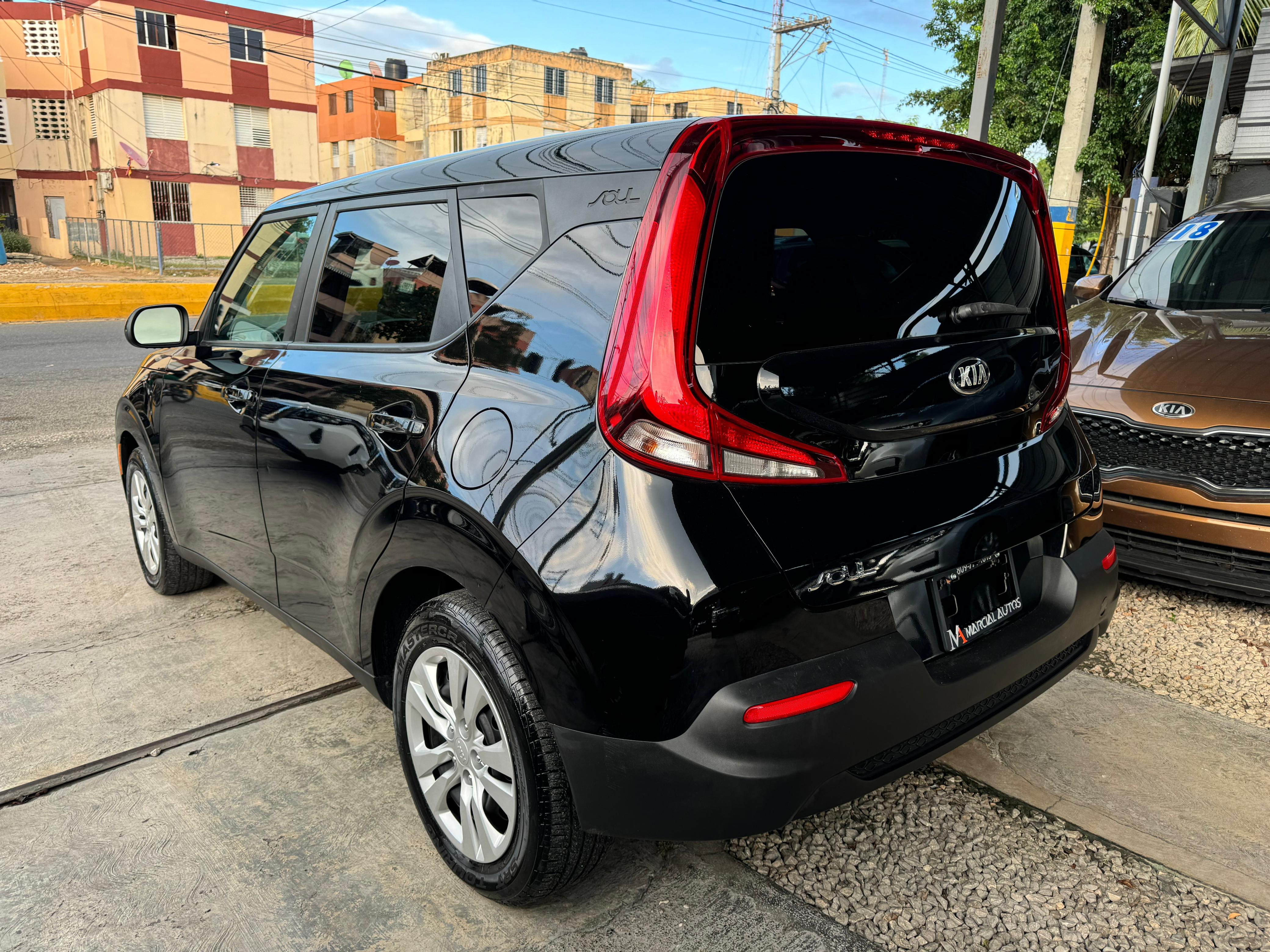 jeepetas y camionetas - Montate en esta super económica kia soul 2020 excelentes condiciones  3