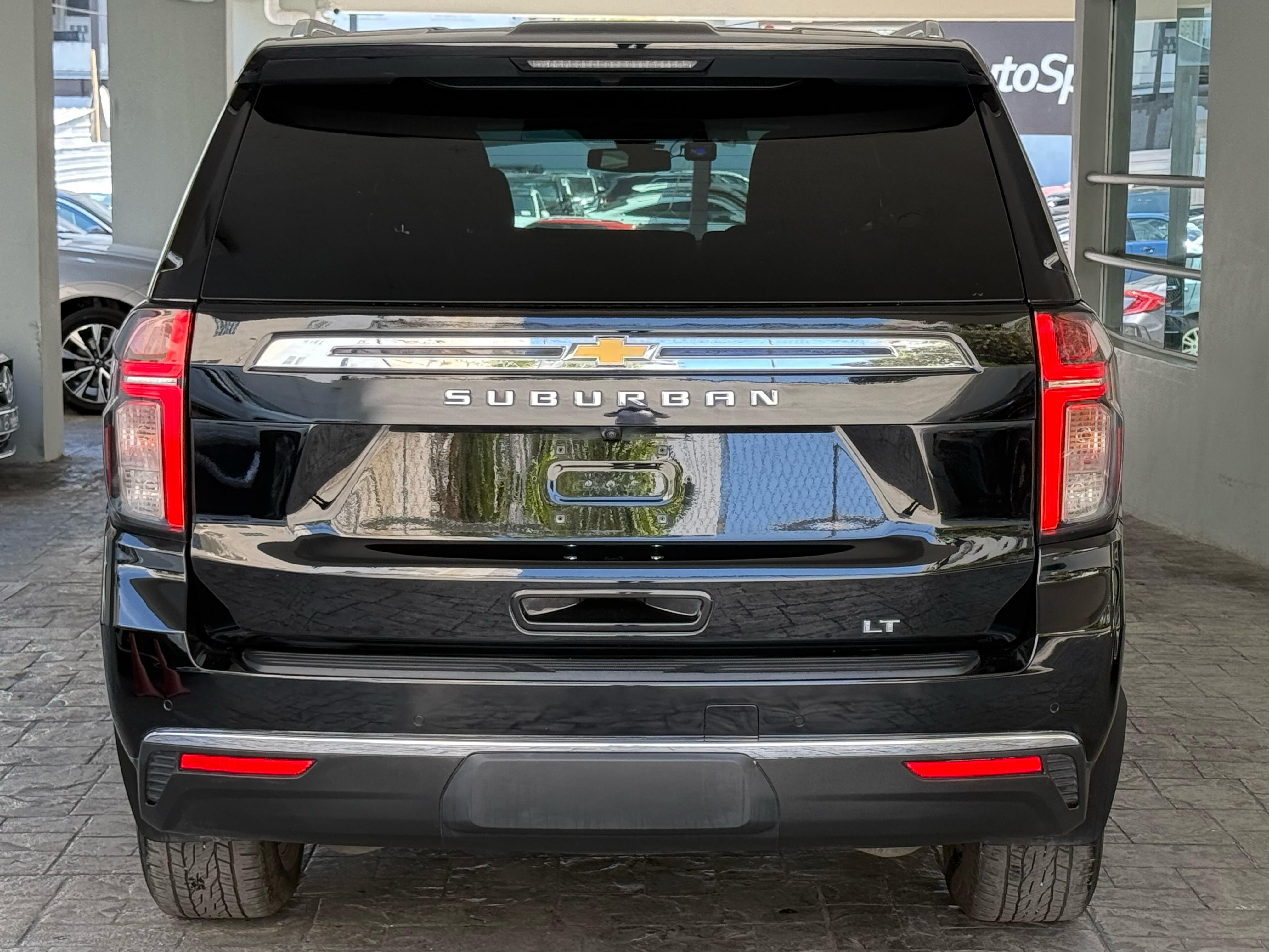 jeepetas y camionetas - Chevrolet Suburban LT 2021 3