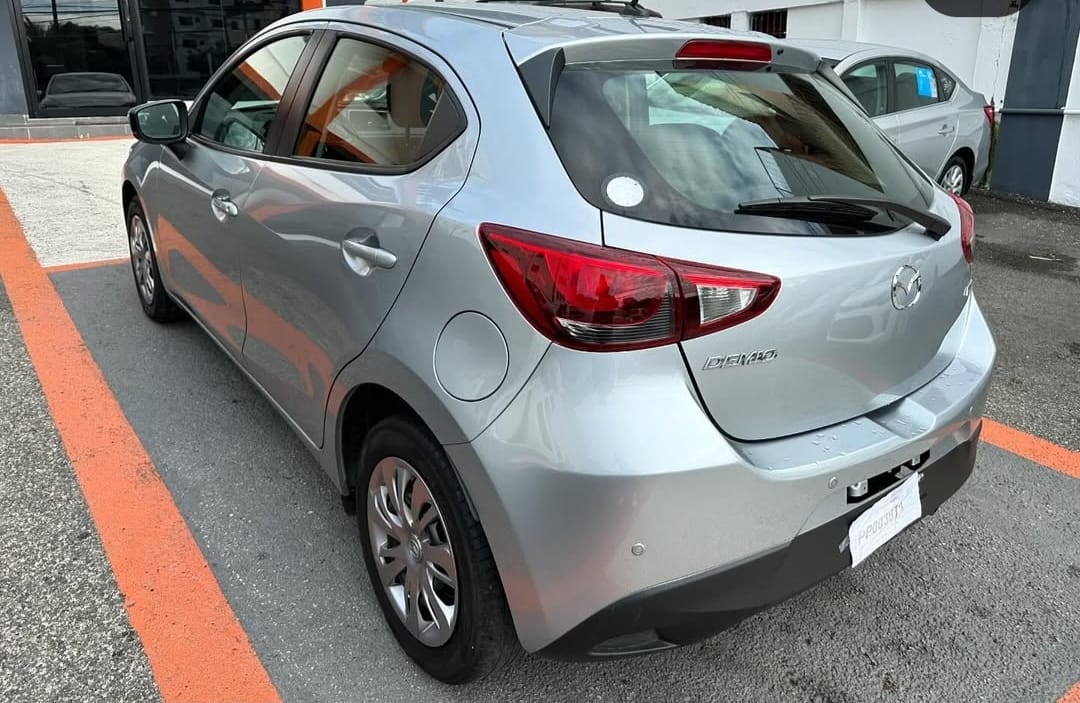 carros - Mazda Demio 2019 4