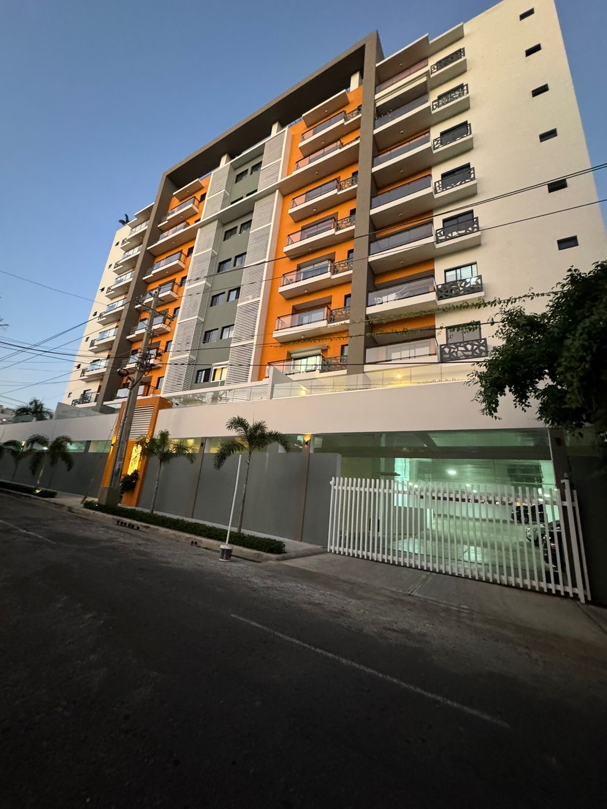 apartamentos - Alquiló piso 6 correa isidron una hab 1.5 baños pa 8