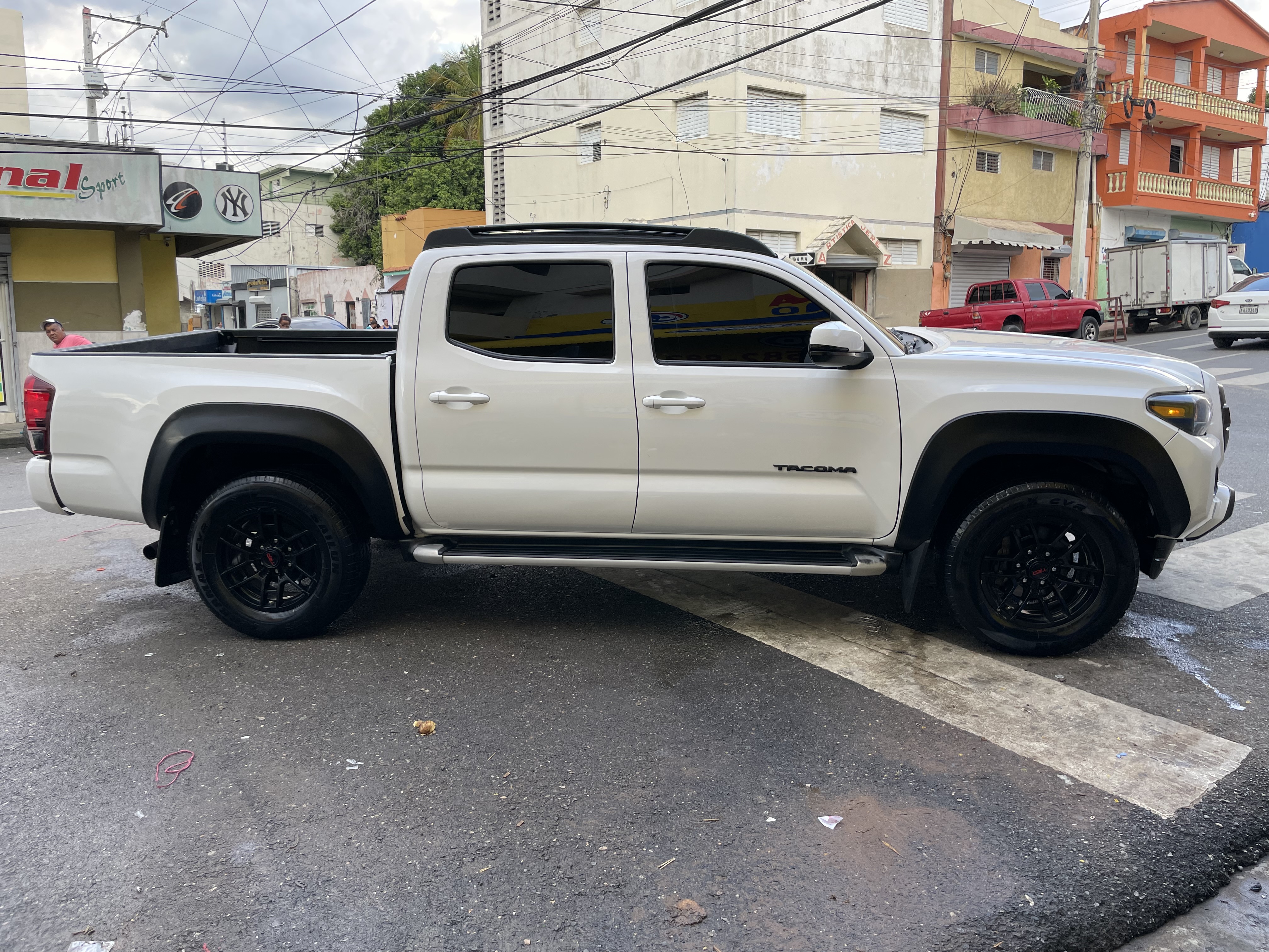 jeepetas y camionetas - TOYOTA TACOMA 2018 NUEVA  2