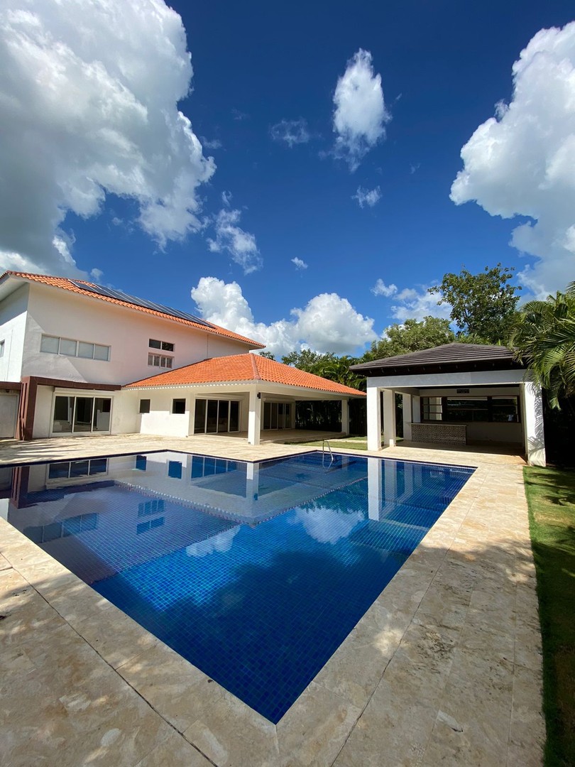 casas vacacionales y villas - HERMOSA VILLA EN METRO COUNTRY CLUB✨

• Categoría: Villa.
• Ub: Juan Dolió 4