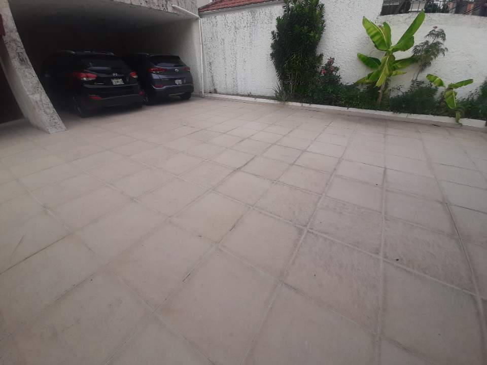 casas - Casa con patio a remodelar en el Centro de Los Cacicazgos 2