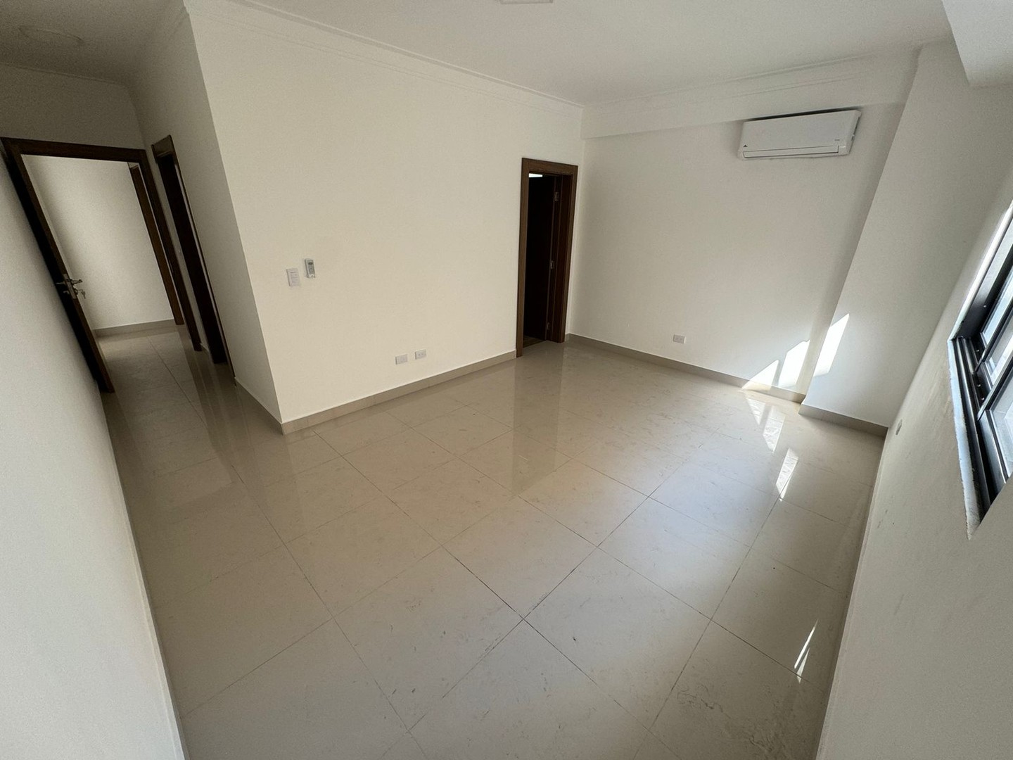 apartamentos - Apartamento en Alquiler
LOS RESTAURADORES
USD 950.00 (Mantenimiento incluido)

 6