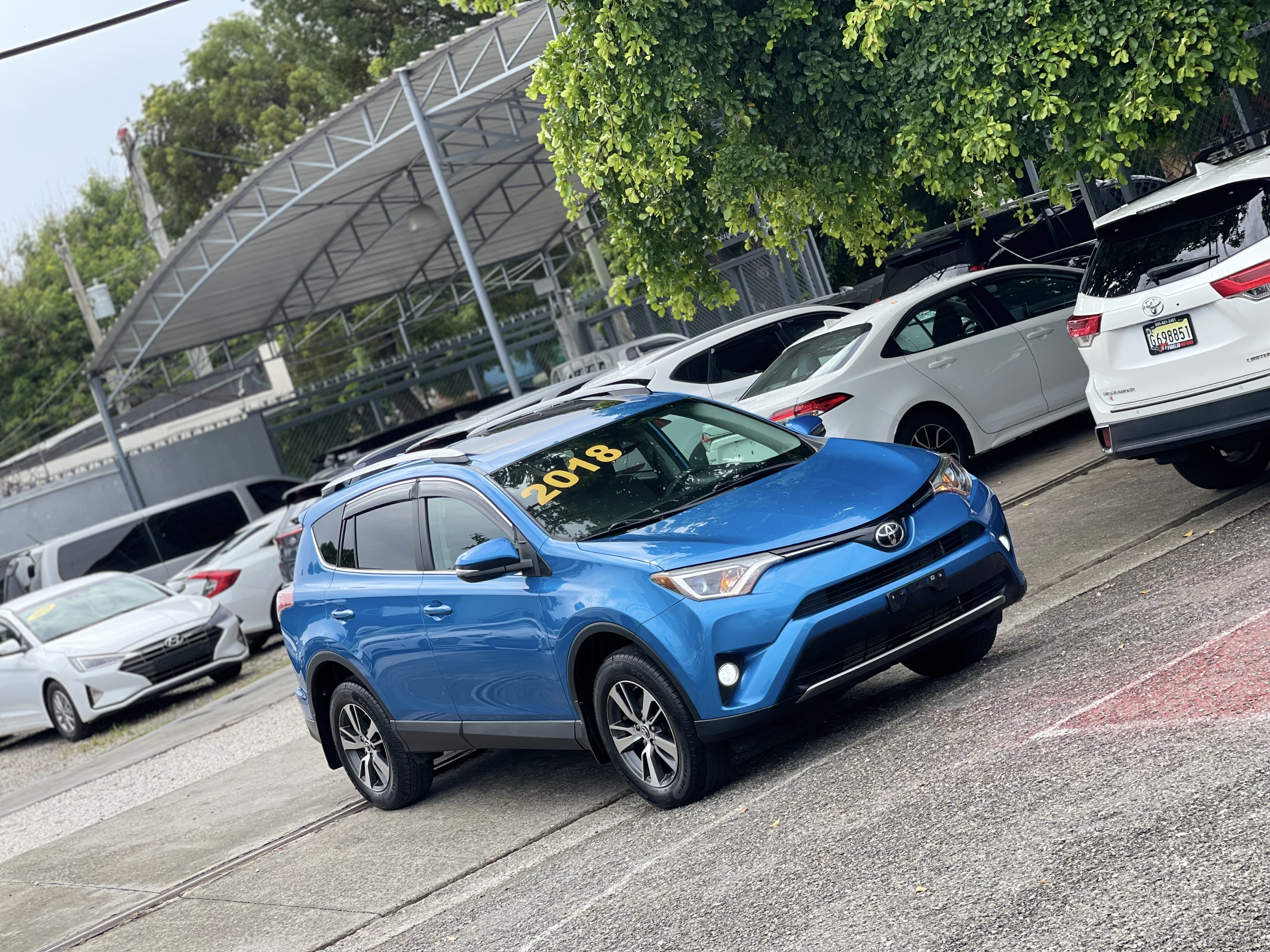 jeepetas y camionetas - 2018 Toyota RAV4 XLE AWD CLEAN CARFAX