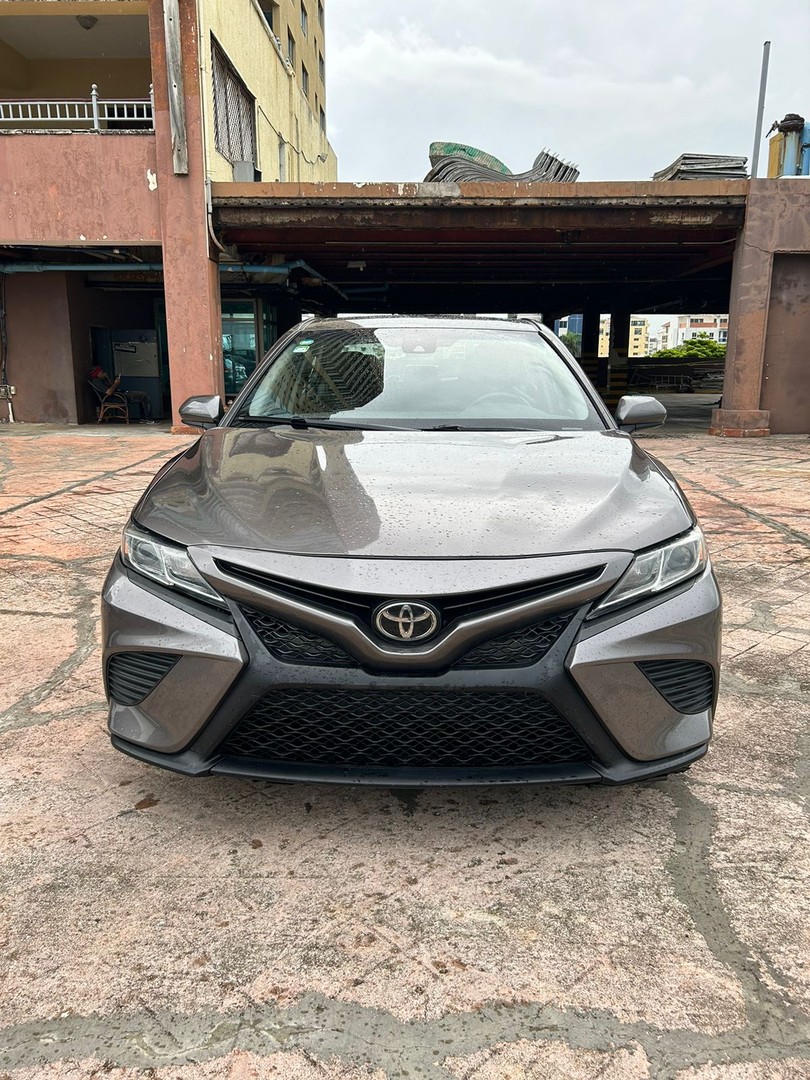 carros - Toyota Camry SE 2019