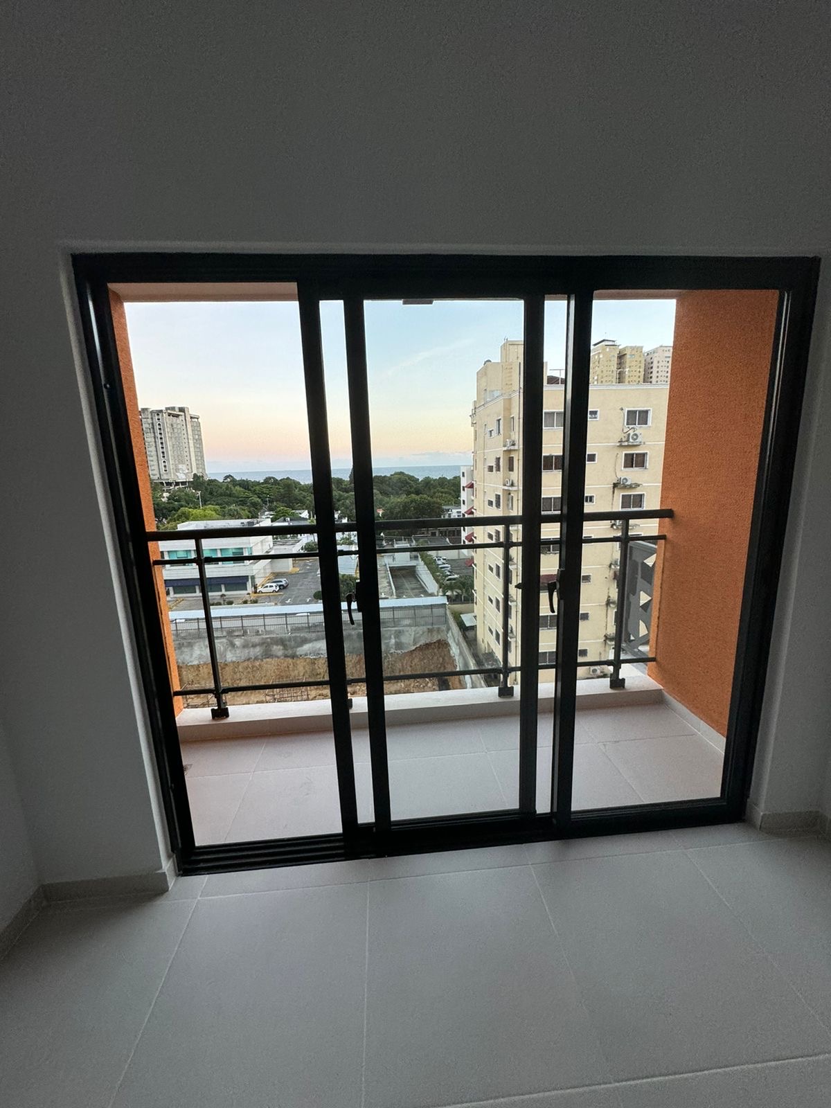 apartamentos - Alquiló piso 6 correa isidron una hab 1.5 baños pa 6