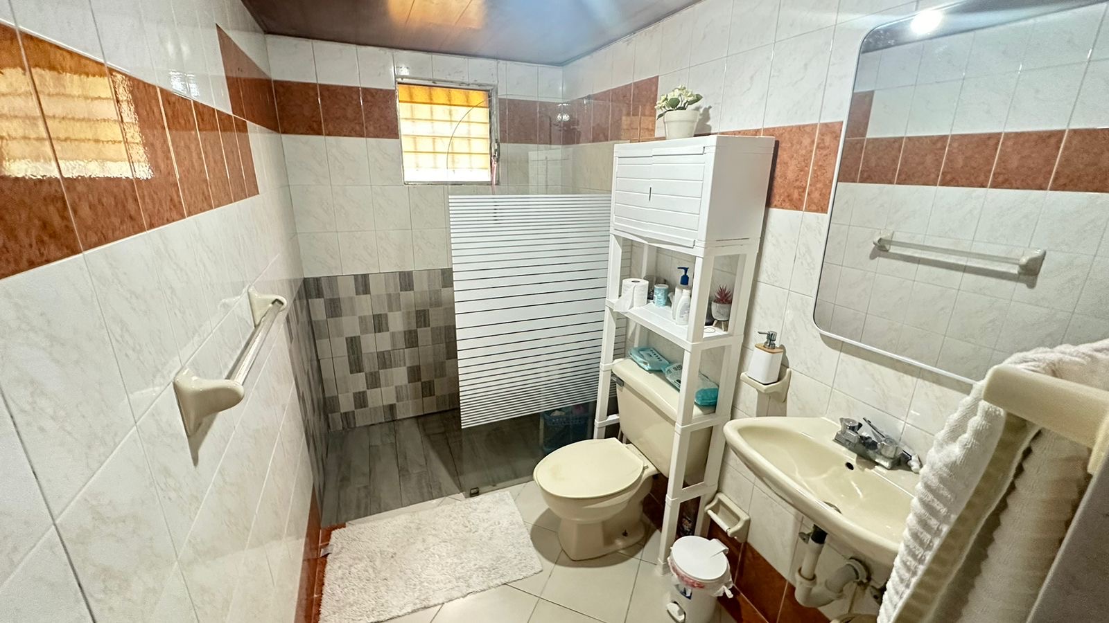 apartamentos - Vendo independencia primer nivel tres hab dos baño 8