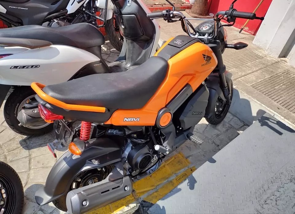 motores y pasolas - Honda Navi Naranja 2022