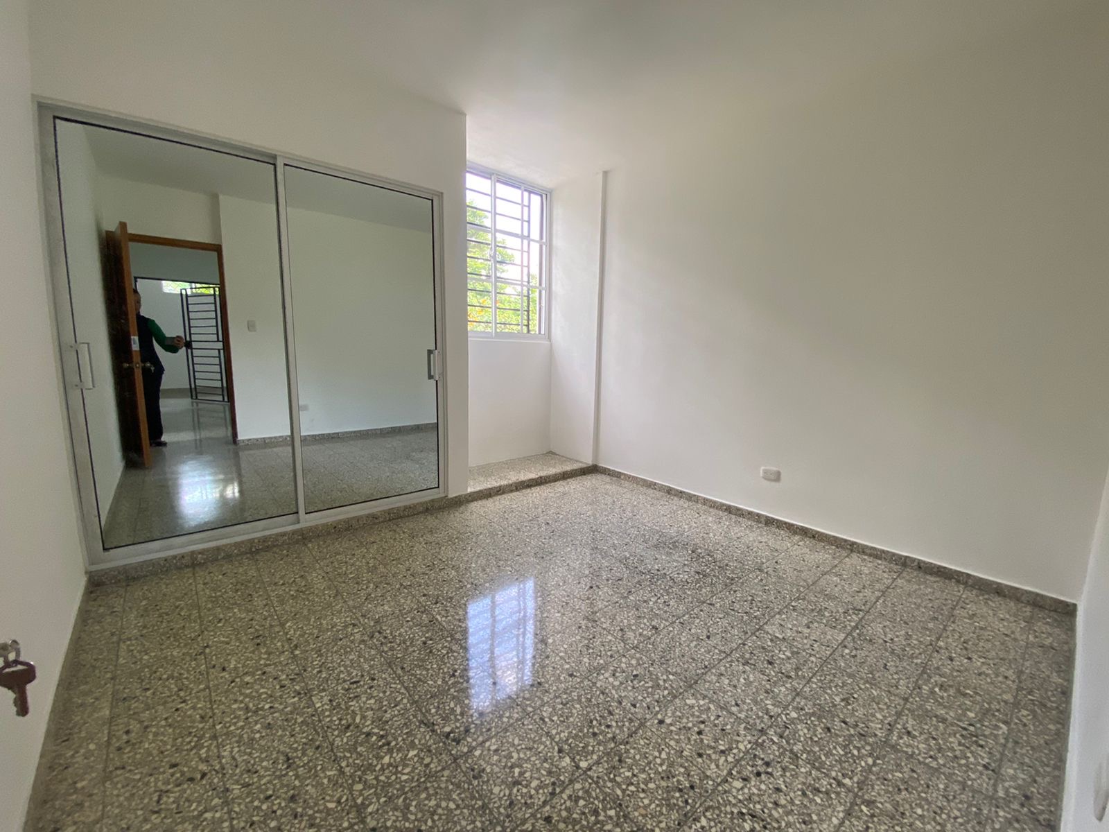 casas - Hermosa Casa en Venta ! Ideal para vivir o para ne 3