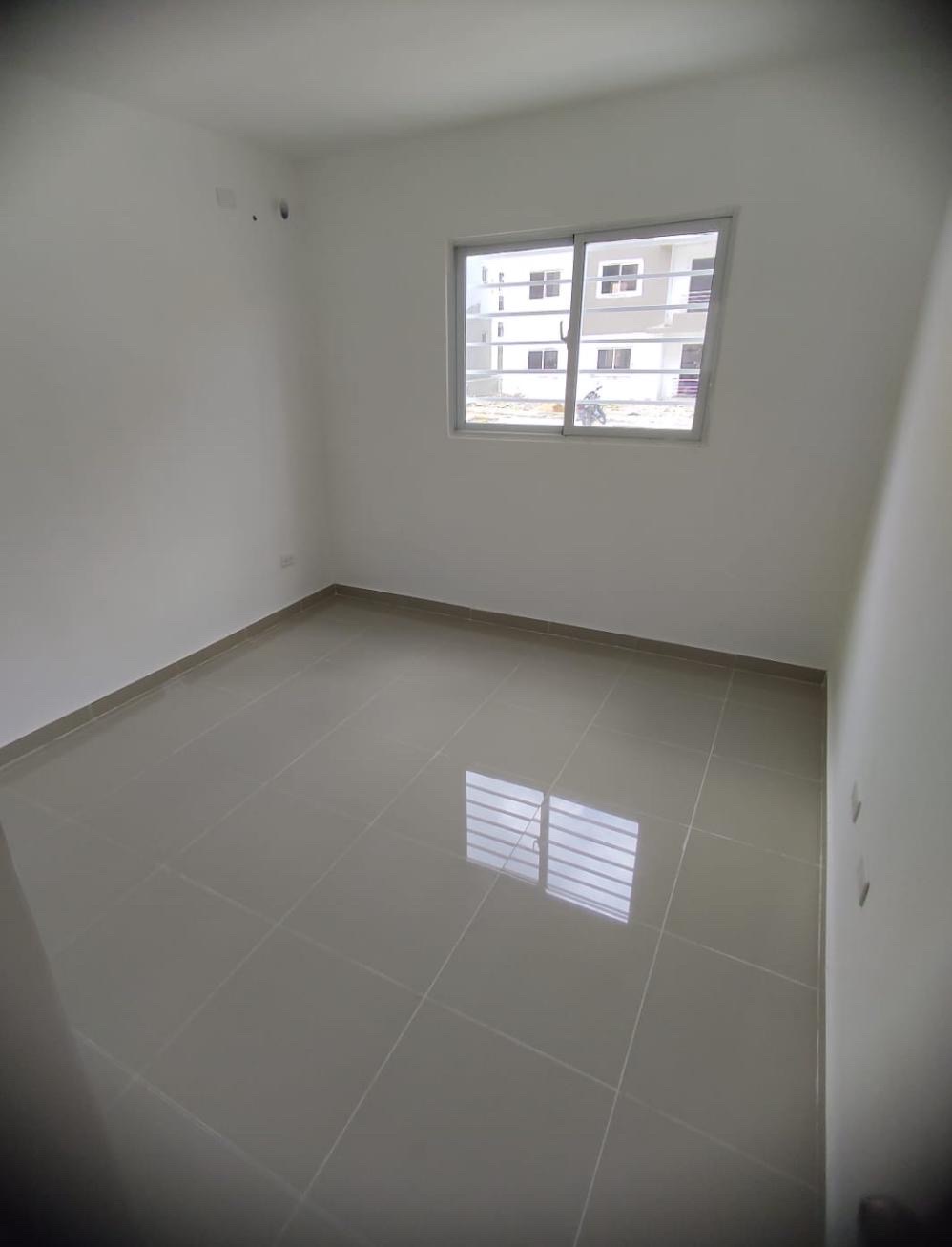 apartamentos - Apartamento en venta  de 3 habitaciones Santo Domingo Oeste  4