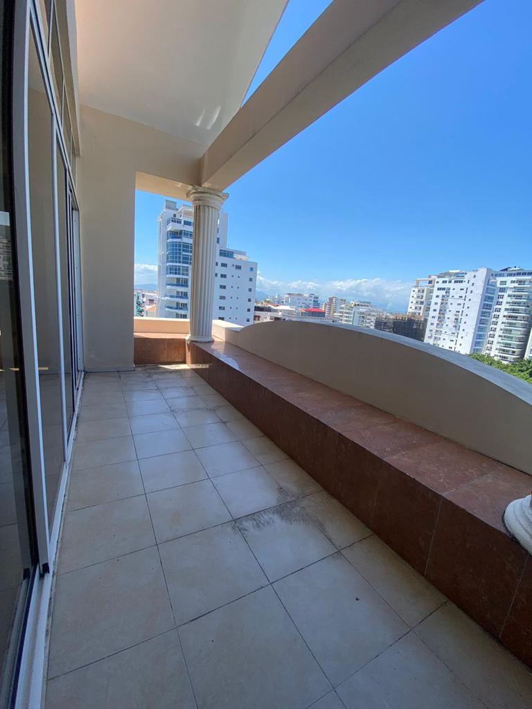 apartamentos - Penthouse de 4 niveles en El Real  A pocos metros de Cacicazgos 5